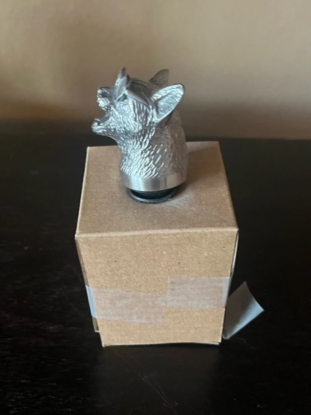 In Vino Veritas Menagerie cool cat wine pourer